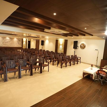Sri Ambal Grand Hotel Virudunagar Ngoại thất bức ảnh