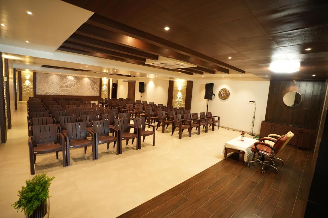 Sri Ambal Grand Hotel Virudunagar Ngoại thất bức ảnh